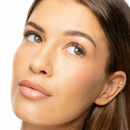 Close-up of KISTU Aura cluster lashes showing natural lash fans