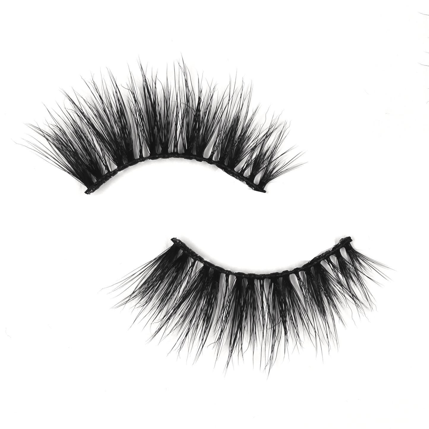 KISTU Charming natural enhancement strip lash, light-to-medium wispy volume
