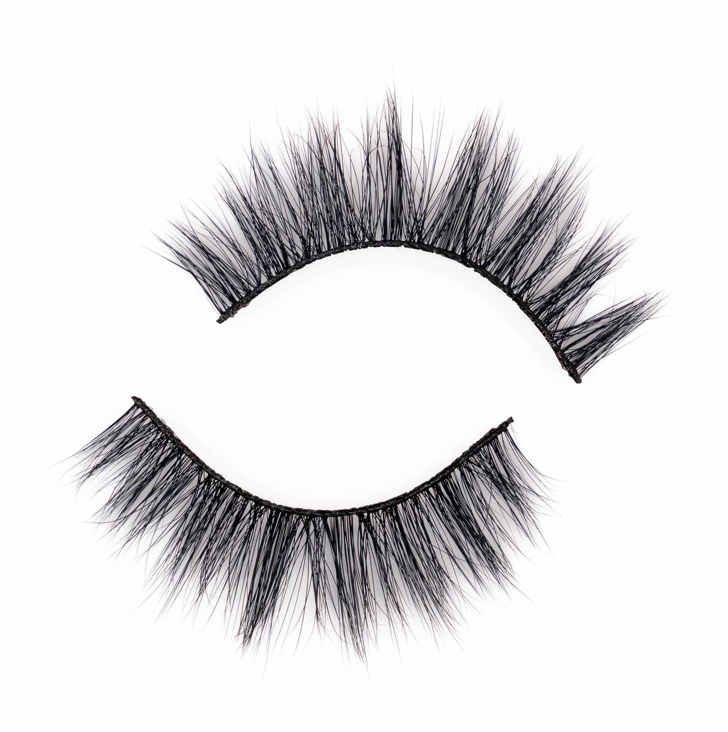 KISTU Cosmic wispy doll-eye strip lash, soft light-to-medium volume