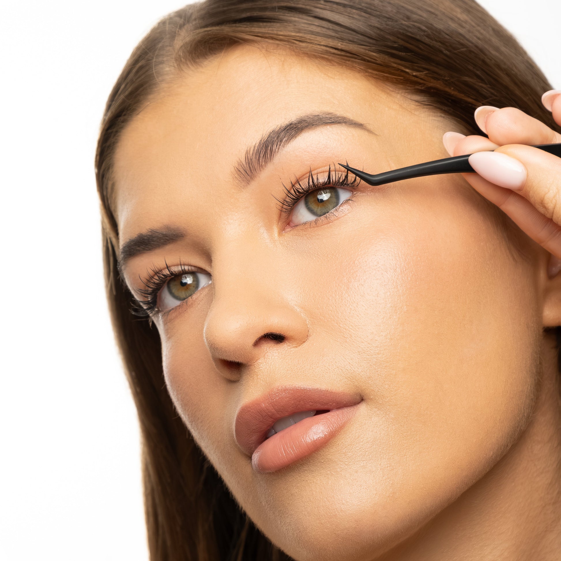 KISTU Precision Lasher lash applicator product shot on white background